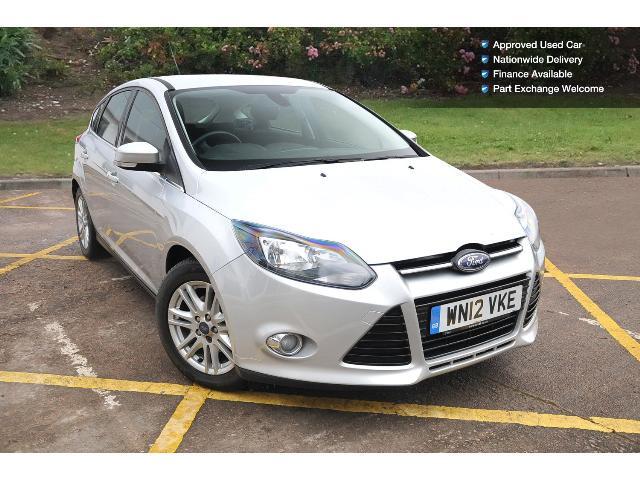 Ford focus diesel hatchback 1.6 tdci 115 titanium 5dr #8